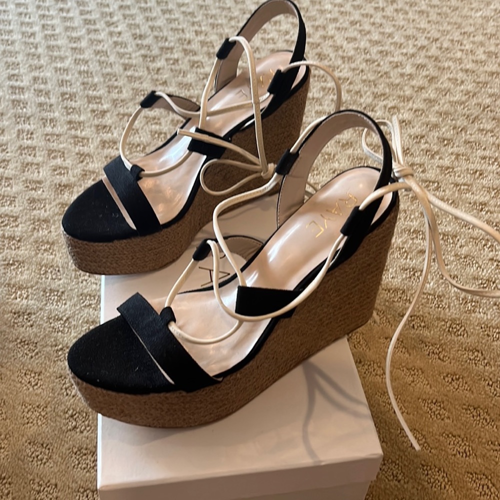 RAYE Lace Heels size 8